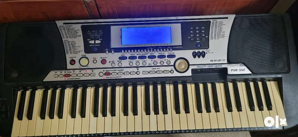 Yamaha psr 550 keyboard for urgent sale