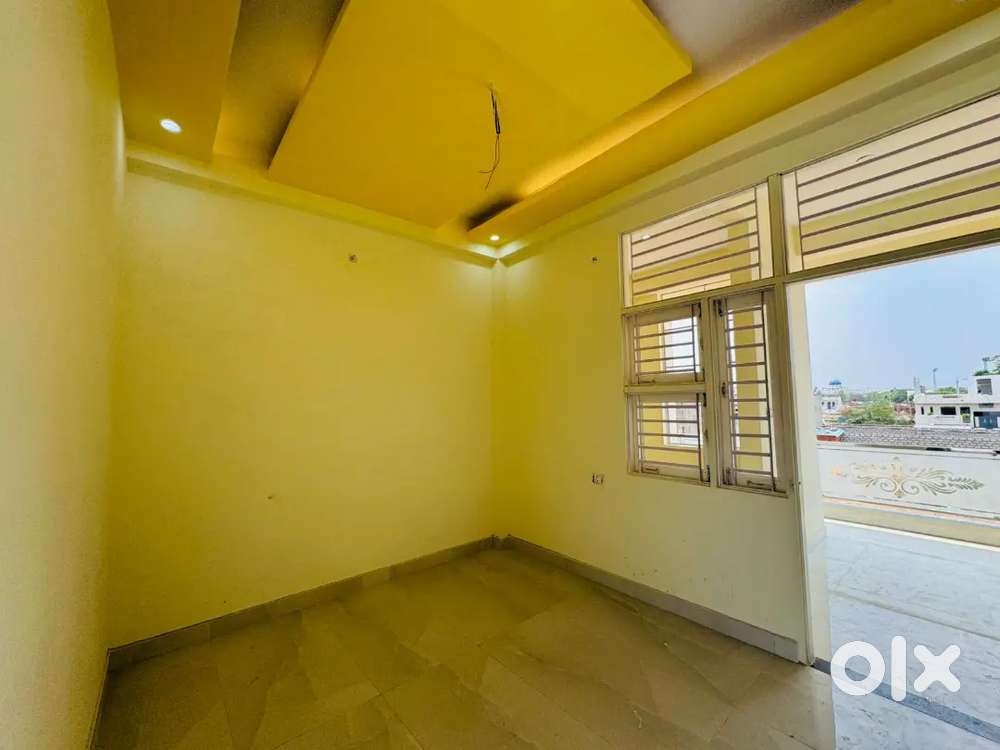 3-BHK Semi-Duplex 70 Gaj