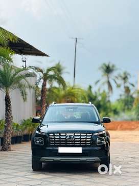 Hyundai Venue 1.2 S (O), 2024, Petrol