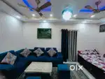 680 sft  pura achche se bana hua hai din me light ki zarurat nhi pdti