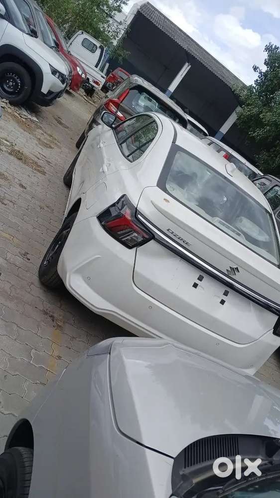 Maruti Suzuki Dzire 2025 CNG & Hybrids 000 Km Driven