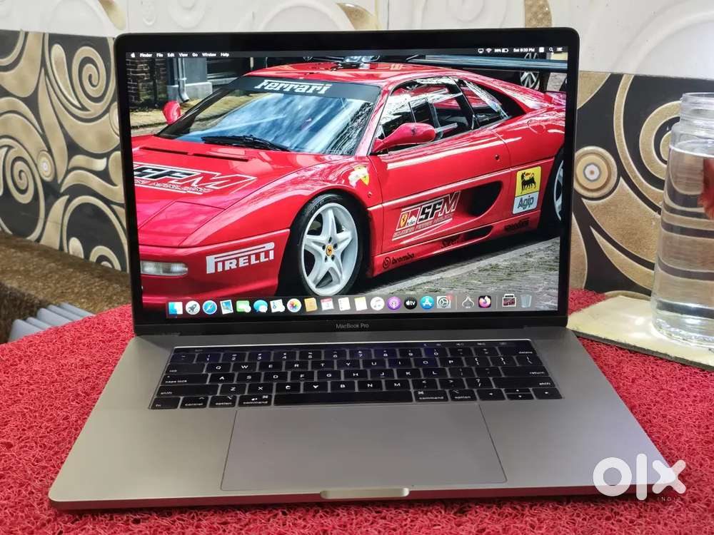 Apple Macbook Pro i9 16gb 512gb 5.5gb GRAPHICS 15inch Retina Touchbar