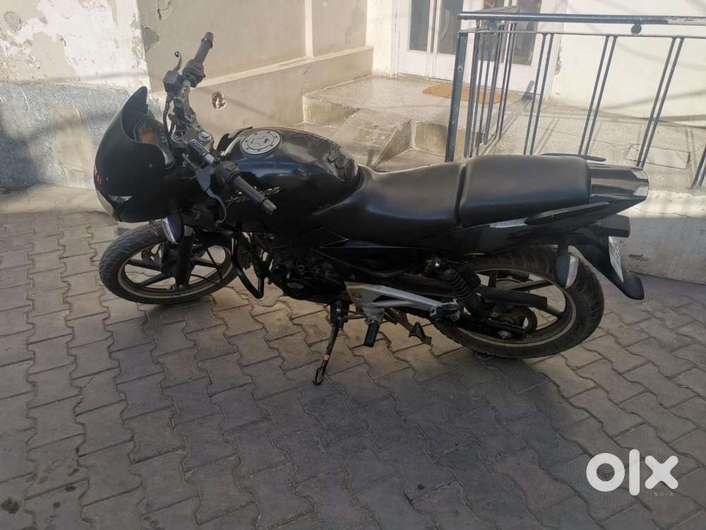 Pulsar 180 dtsi black colour