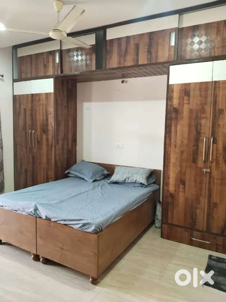 Girls PG ( independent flat)