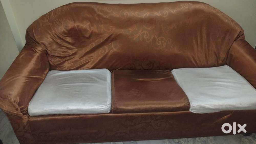 Sofa set available for sell
