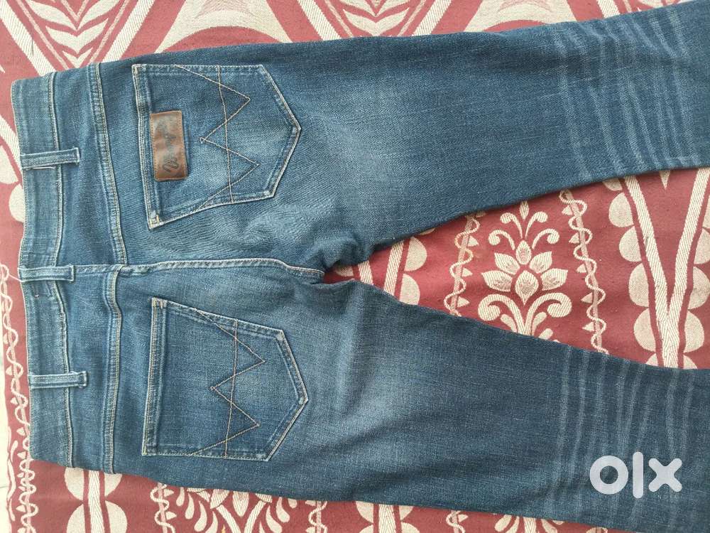 Size -32 Two branded jeans rarely used