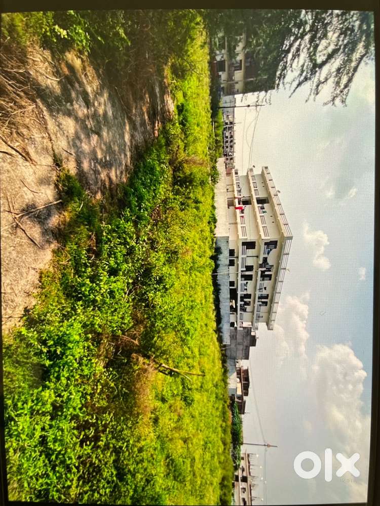 120 mtr plot for sale in ecotech 6 Kasna