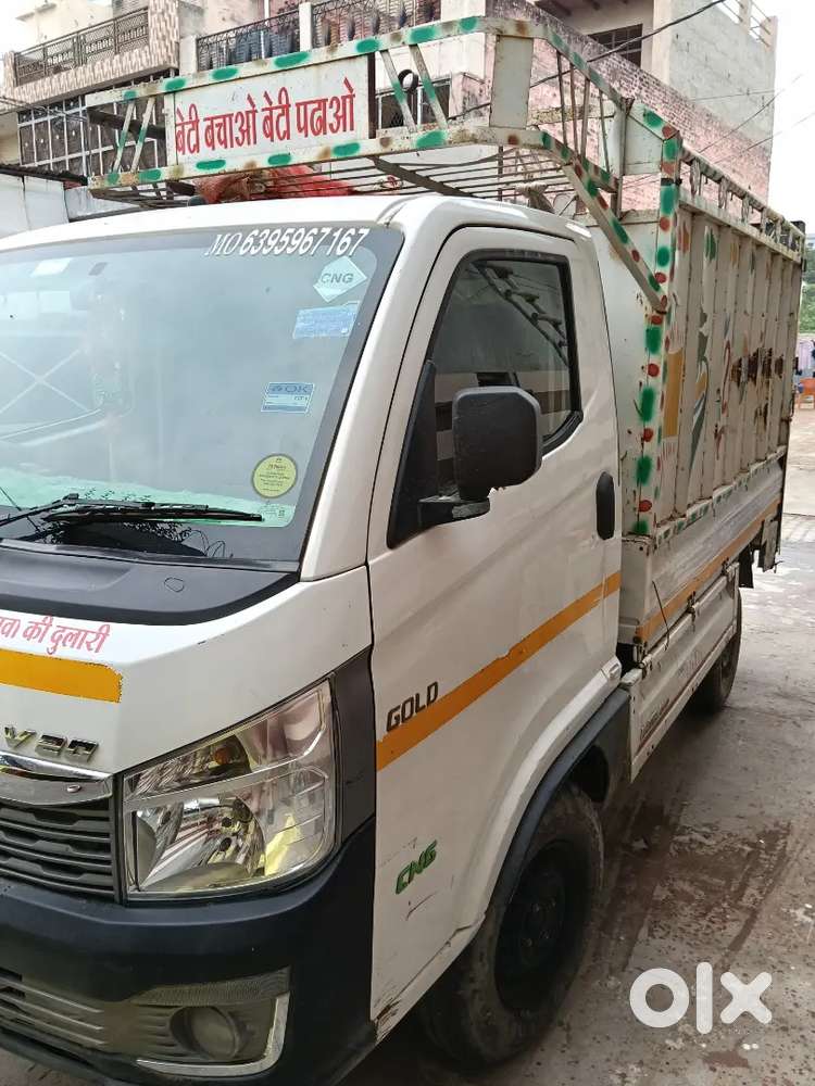 गाड़ी में कुछ भी कमी नहीं है CNG + 35 later petrol
