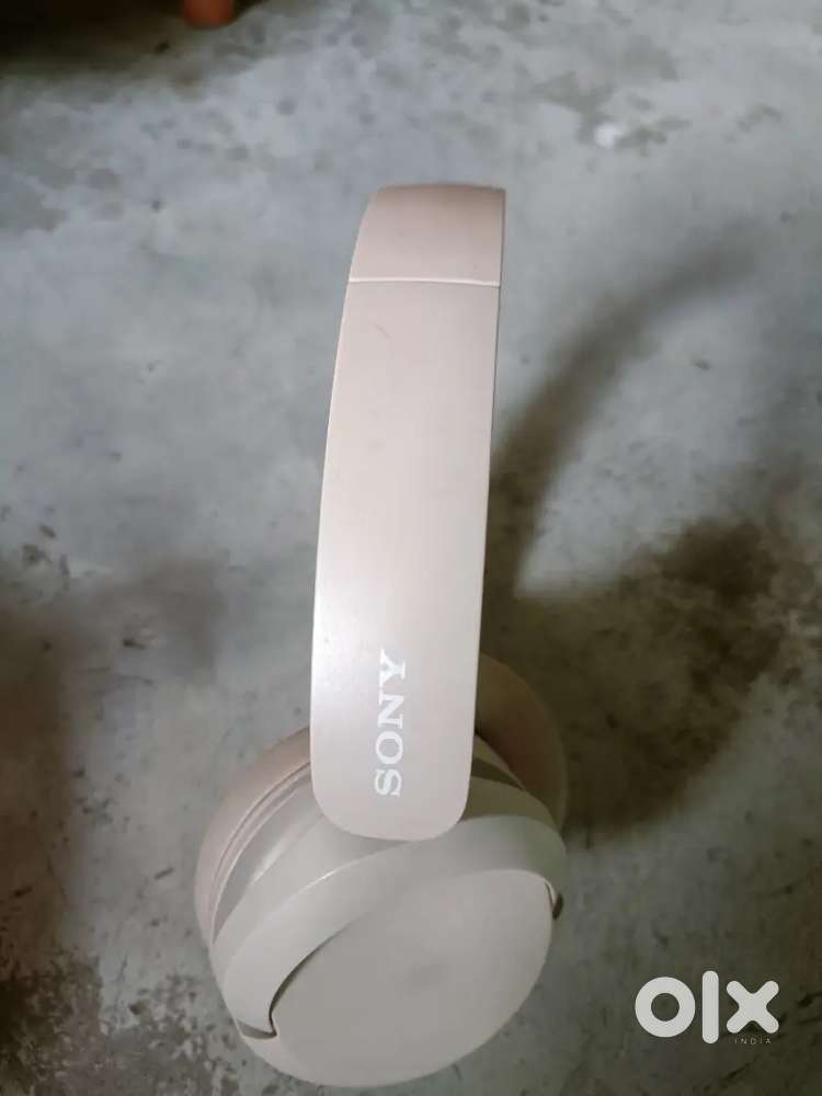 Sony WH-CH520 wireless headphones