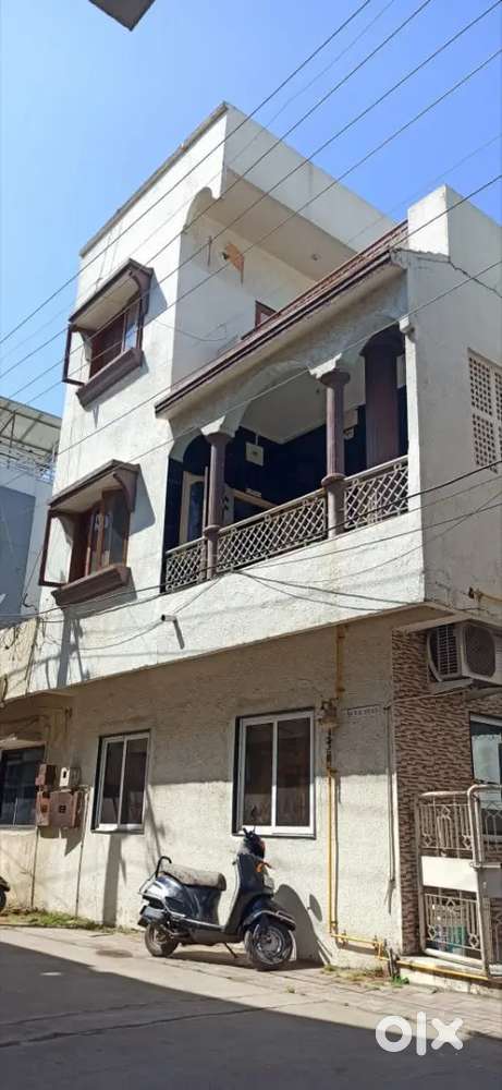 2BHK House with Rooftop terrace, Center location Amit nagar