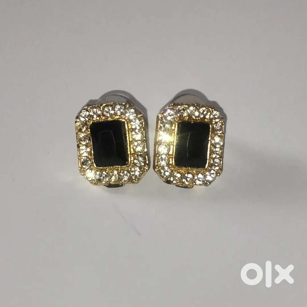 Classic Black Stone & Crystal Stud Earrings – Rectangular Design