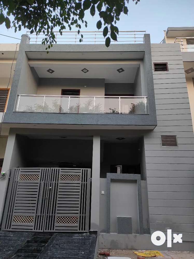 ₹4000 1 room 1 bathroom balcony elaccity including for job girl