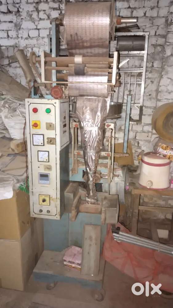 Pouch packing machine