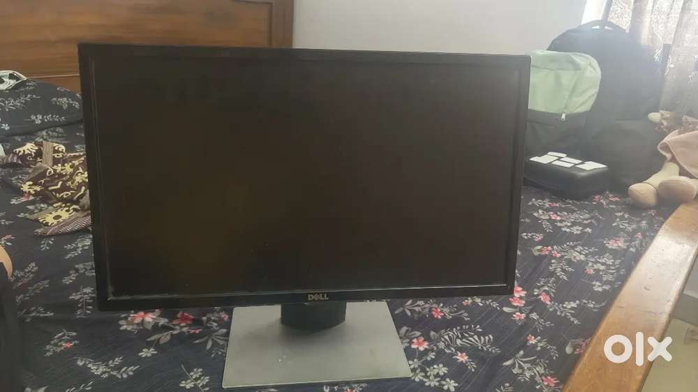 Dell Monitor - 24 inches