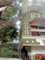 East Facing+Gardan+Corner+Side me spece avilable. House sell karna he