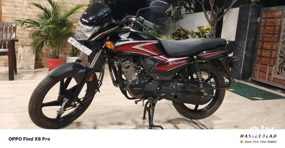 HONDA SHINE 100CC 2024 MODEL 3000 KM RUN PRICE 55000 WITH TRANSFER