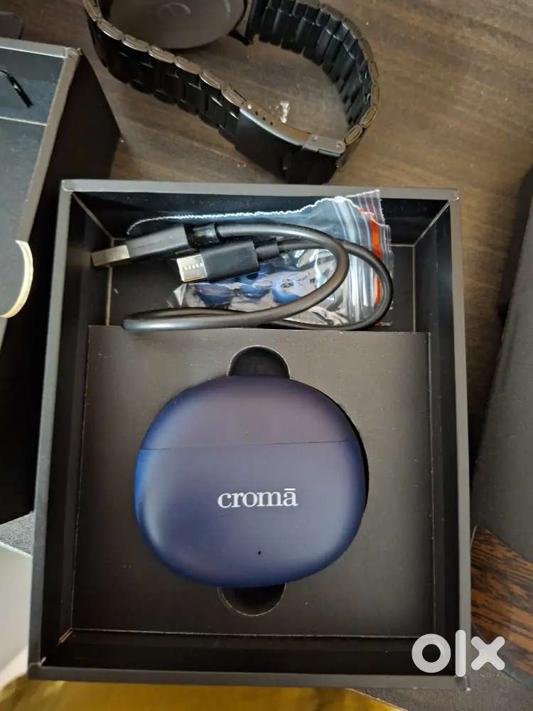 Ear buds Croma tata product