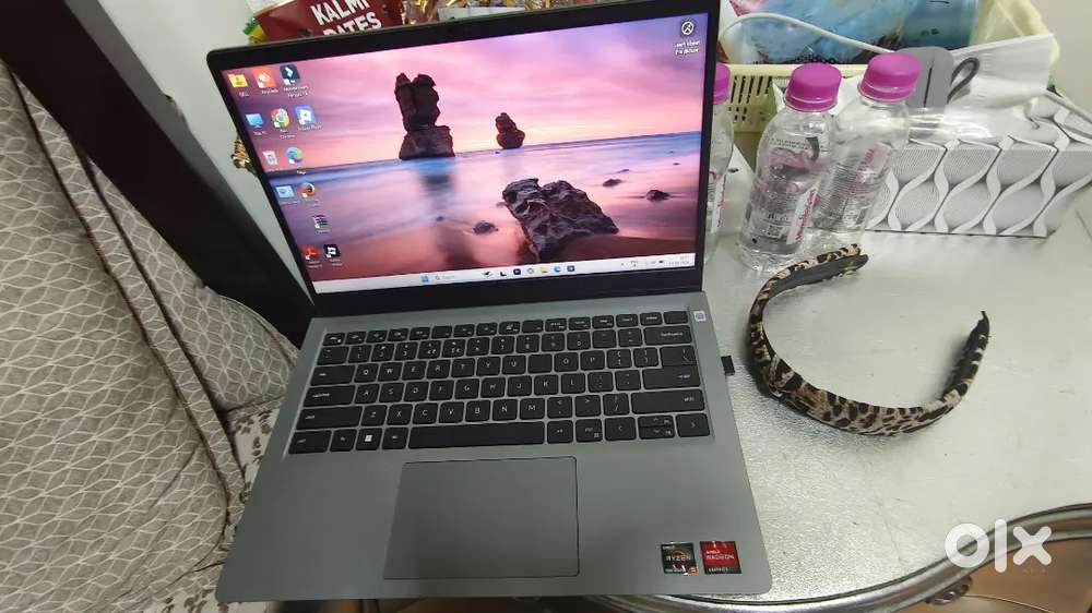 I'm selling my new dell laptop