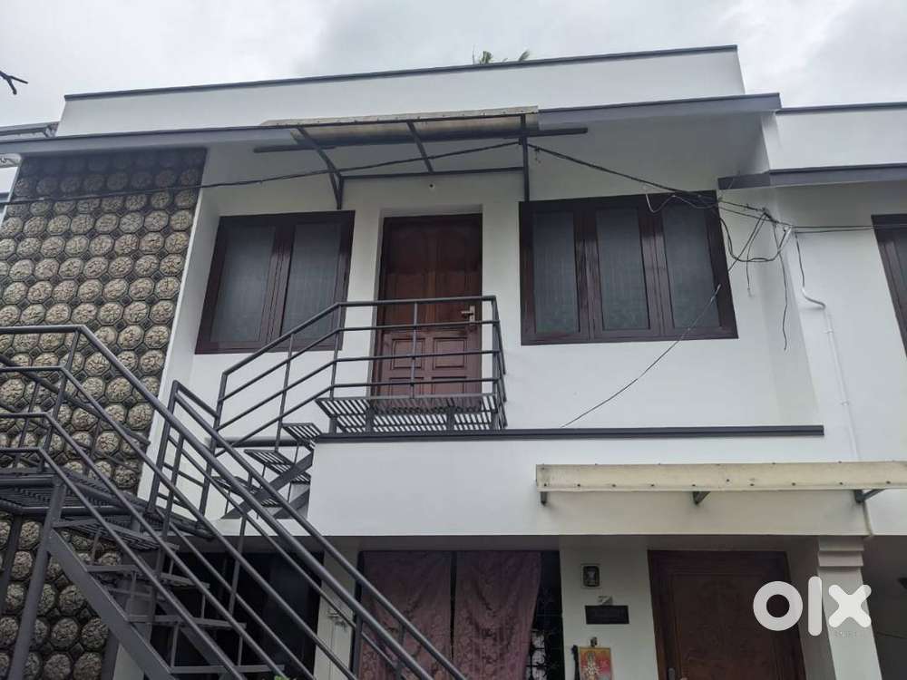 3BHK semi furnished house for rent in Ambalamukku