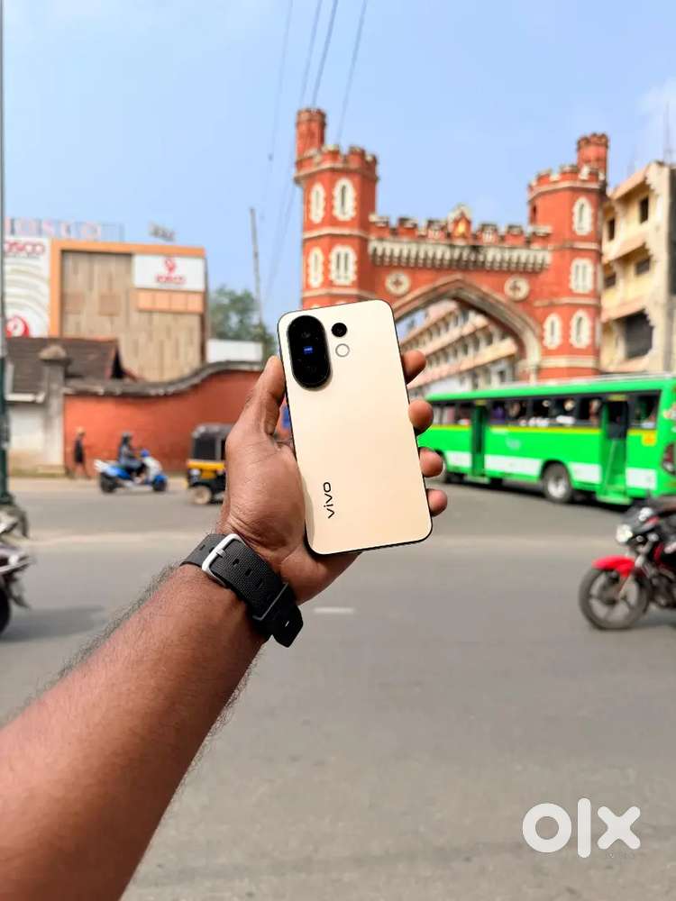 VIVO X200 FE 12 GB 256 GB yellow SEALED CUT