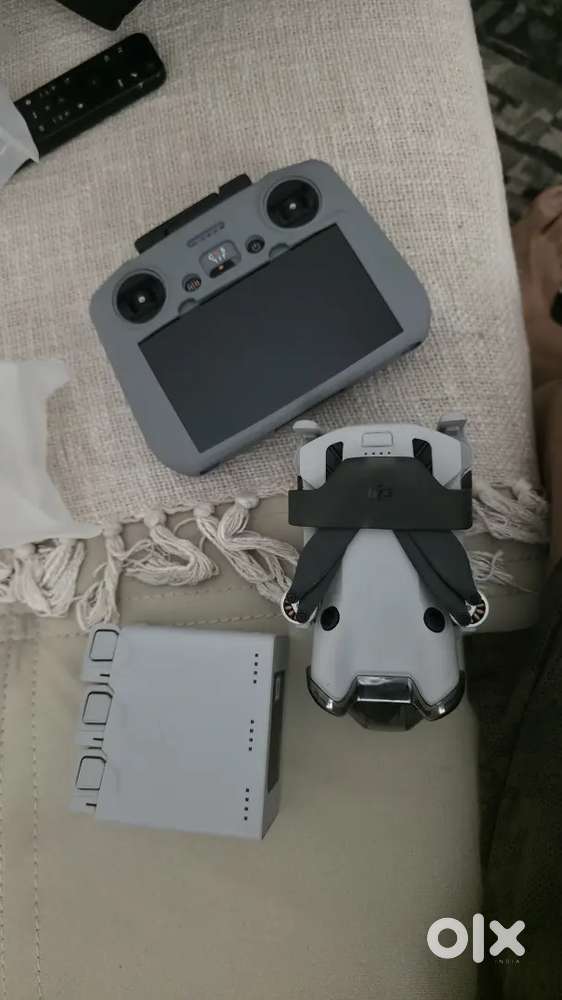 DJI MINI 4 PRO COMBO PACK