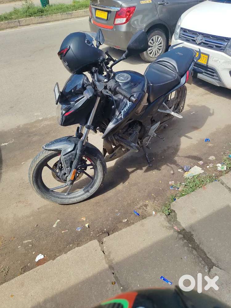 Bajaj Pulsar black colour