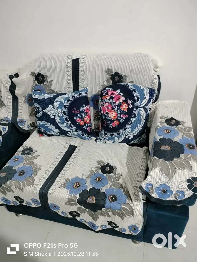I am selling corner sofa 3/2 with cover