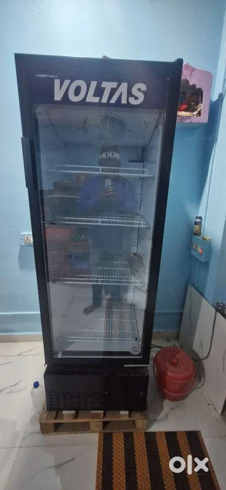 Voltas 320 ltr visicooler