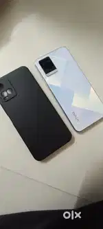 Want to sellu vivo y21G mint condition phone with charger 4+4/64