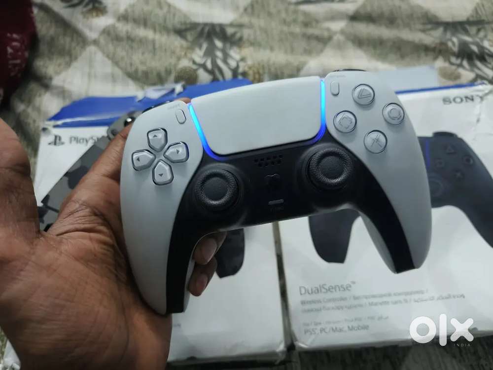 PS 5 remote wireless with box
