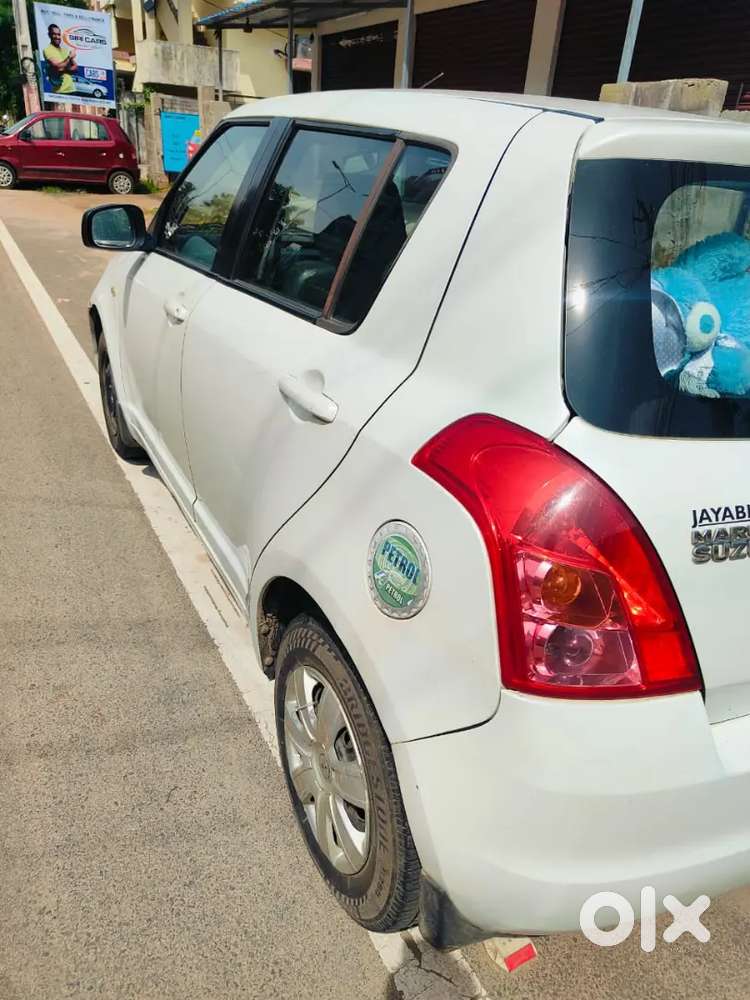 Maruti Suzuki Swift 2011 Petrol 89000 Km Driveni