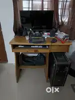 Used computer table