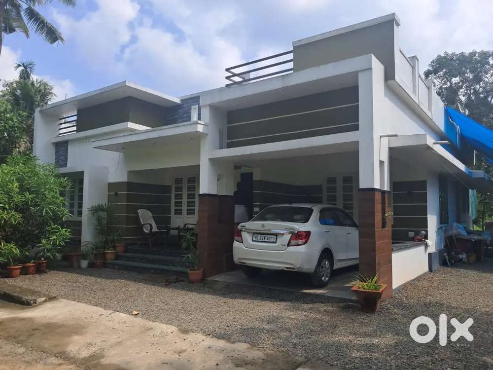 Karukutty 7 cent 1400 sqft 3 bhk house for sale immediately