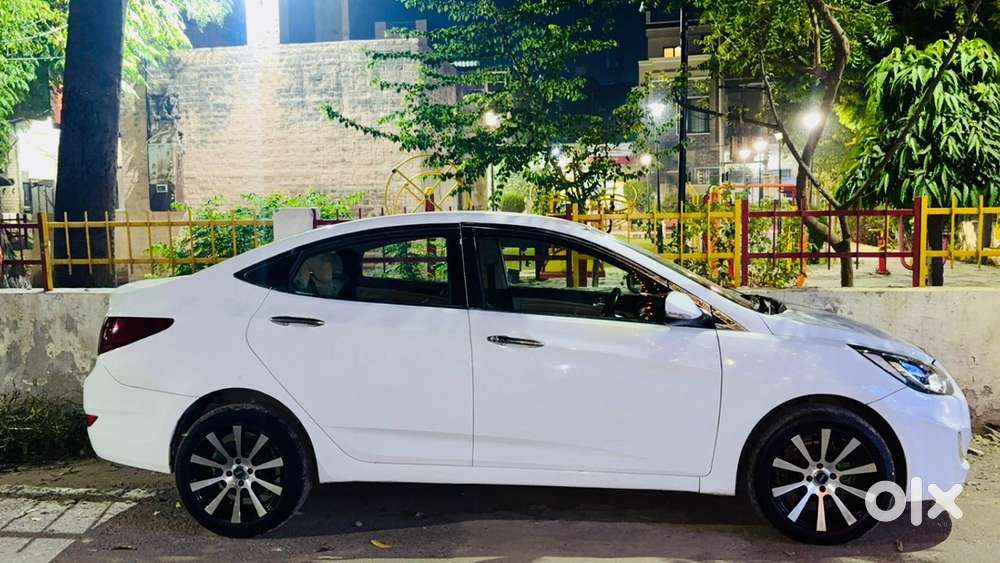 Hyundai Verna 2012 Diesel Well Maintained included new alloys