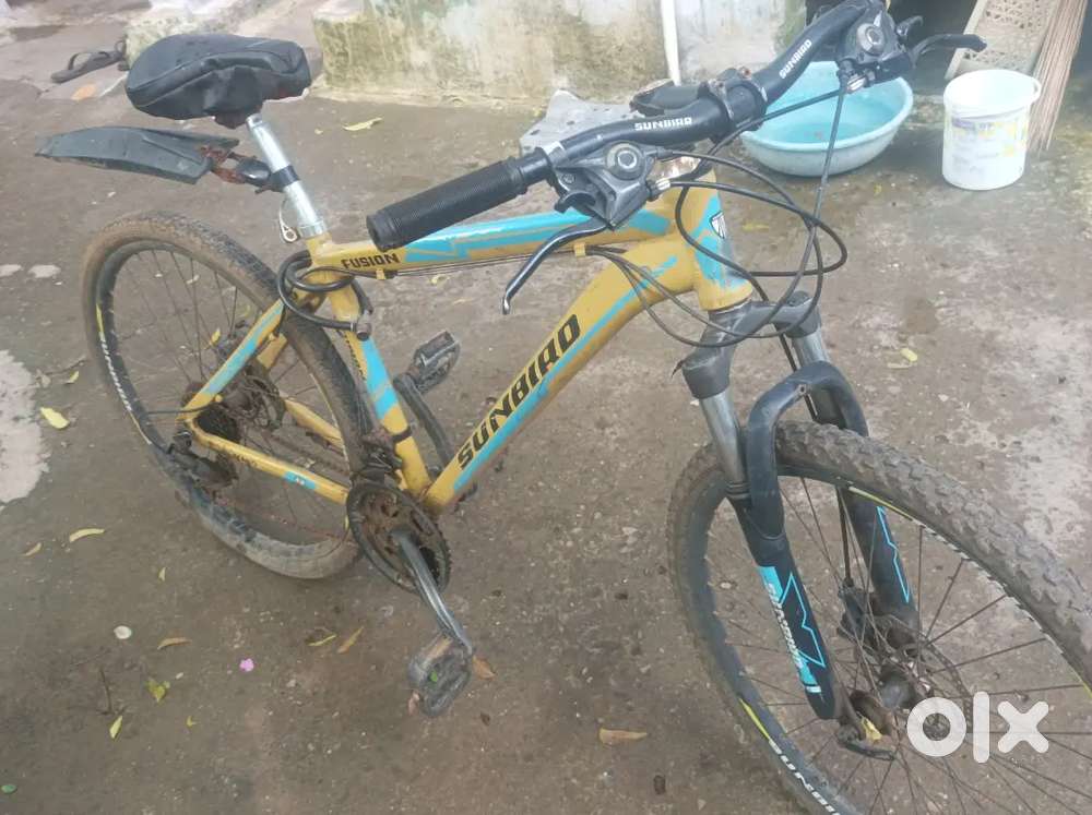 Good condition 3 year old 1st owner 21 speed gear all warking I buy it