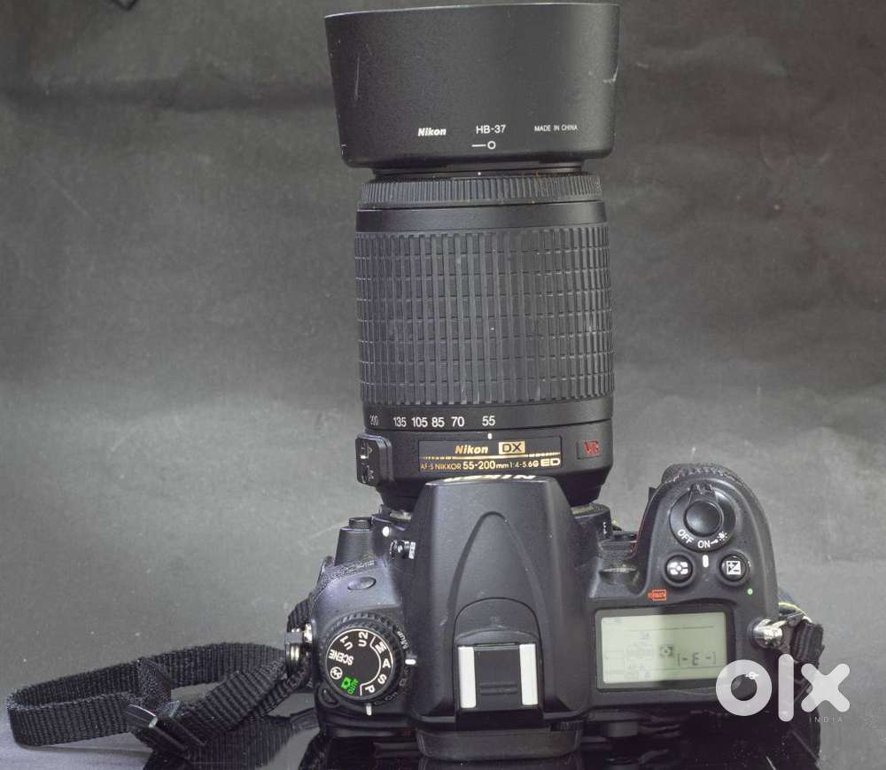 Nikon D7000 DSLR with Nikon 55-200mm Lens MINT