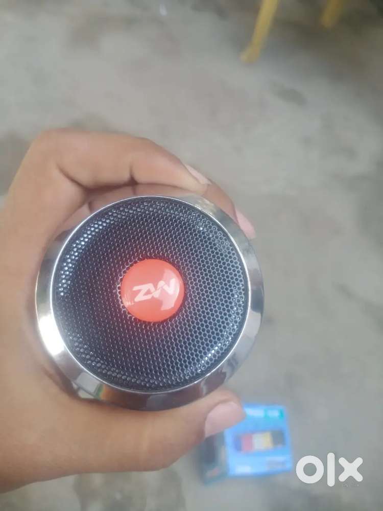 Speaker new condition ek month use