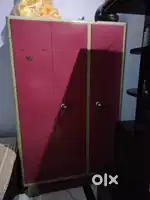 Dresiing (wood)almari