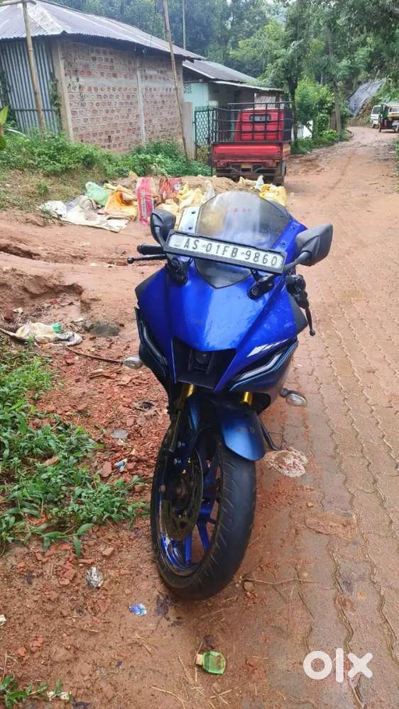 Yamaha R15 v4
