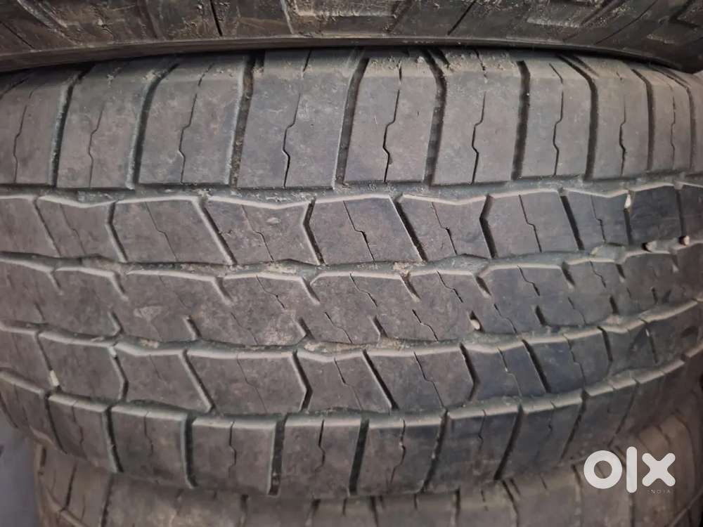Ford emdevour 4 tyre