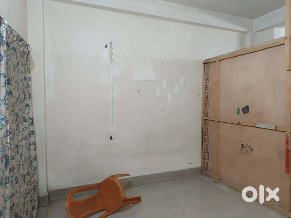 Need a female roommate urgent