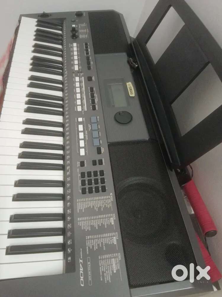 YRMAHA KEYBOARD PSRI400