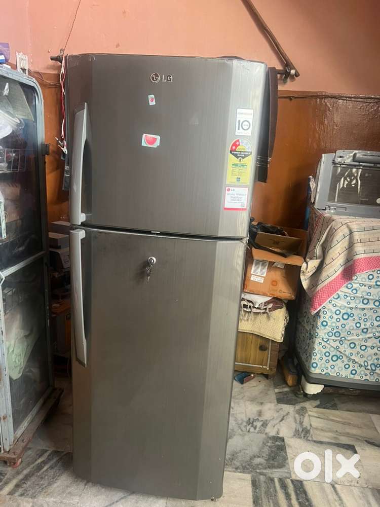 LG double door fridge 240 L. Good condition