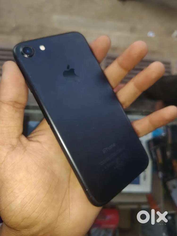 Iphone 7 black colour 32 gb