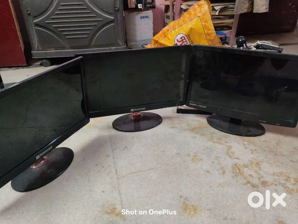 4 Monitors