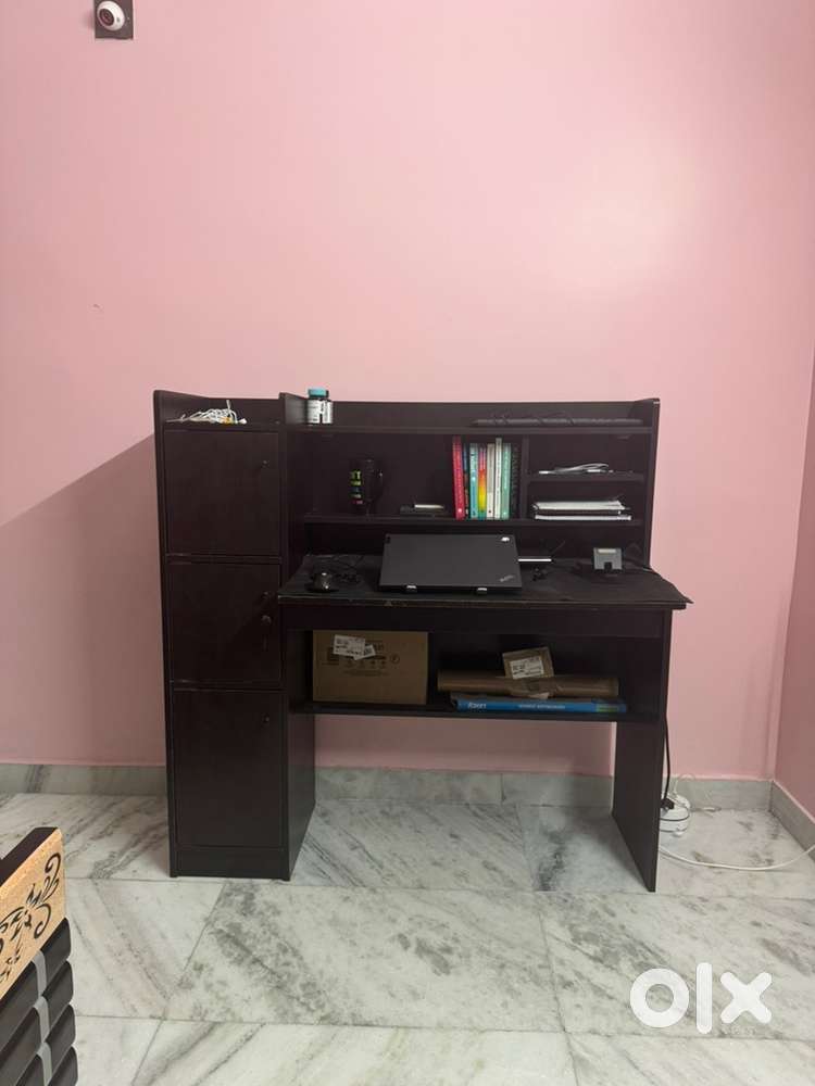 Study Table /Office Desk