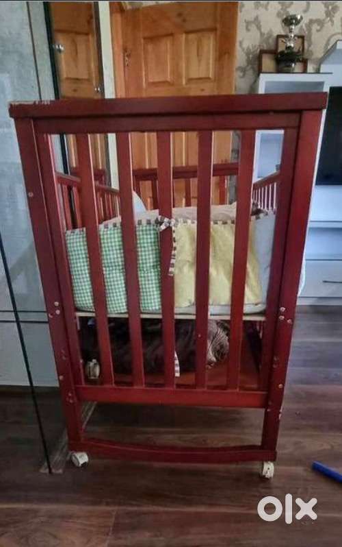 Extendable cot for kids from 0 to 12 years of age