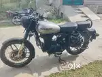 2nd owner 20000km running.. shandar gadhi hai petrol dalao aur chalao
