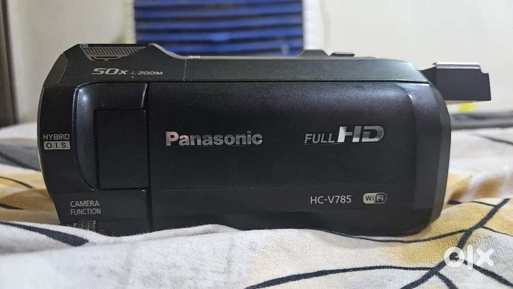 Panasonic HC-V785 Video Camera  Mint Condition  With Bill & Box