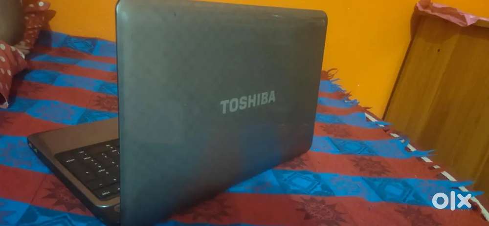 Toshiba laptop satellite i7 2nd generation 6 gb ram